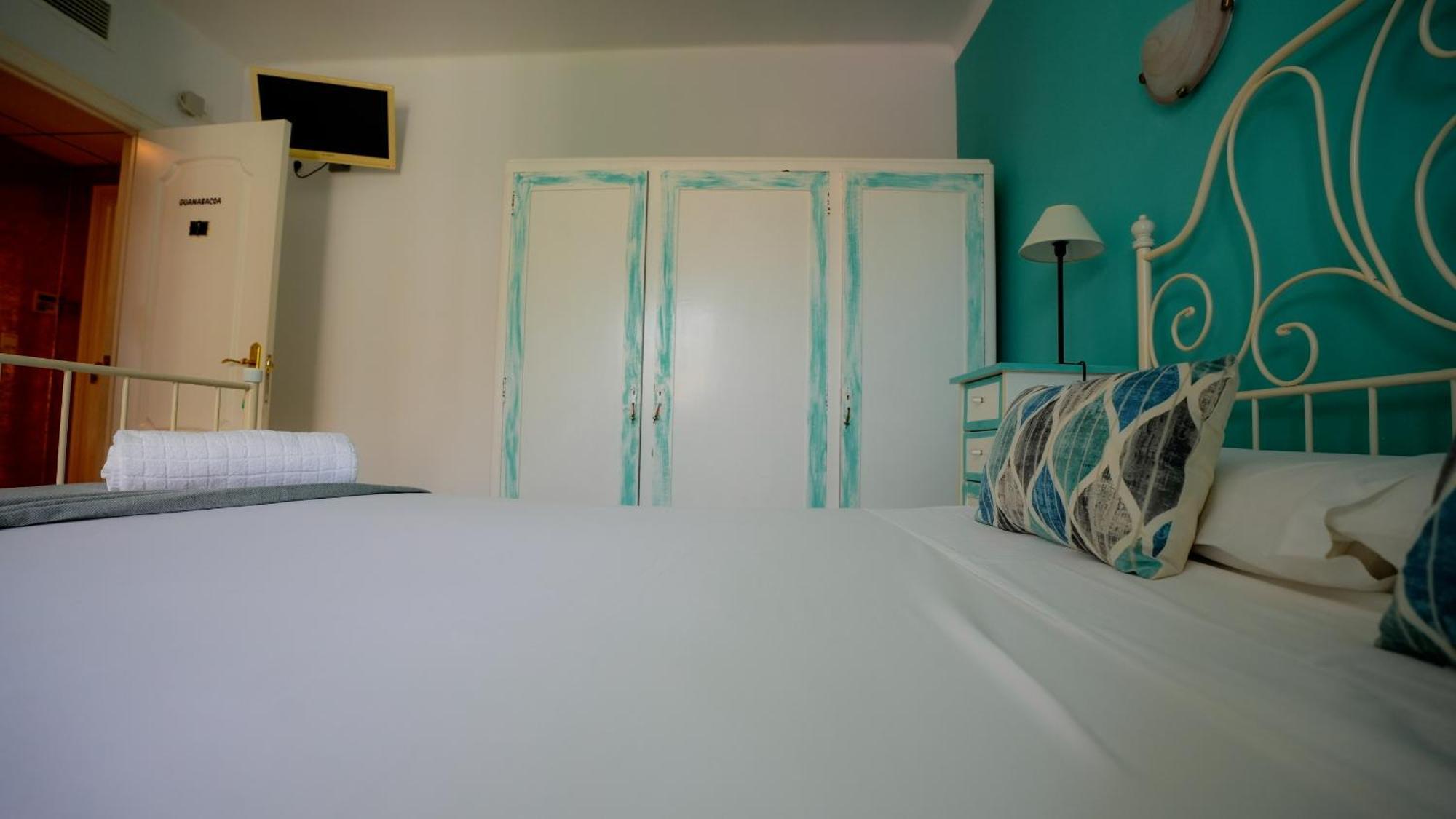 La Casa De Mima Bed & Breakfast Cubelles Room photo
